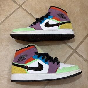 Wmns Air Jordan 1 Mid SE 'Lightbulb'